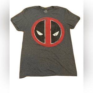 MARVELS DEADPOOL EUC TSHIRT Men’s Size Small